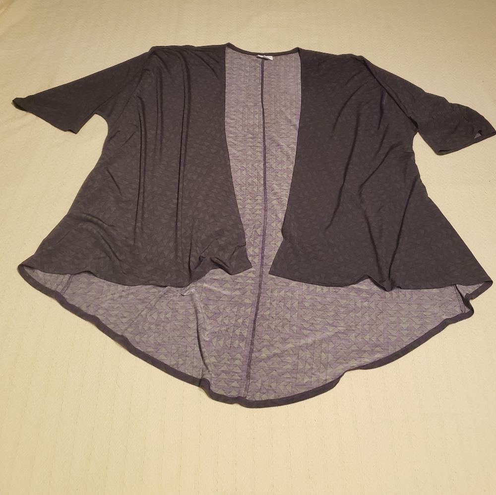 LuLaRoe Lindsey short open front kimono size Medium